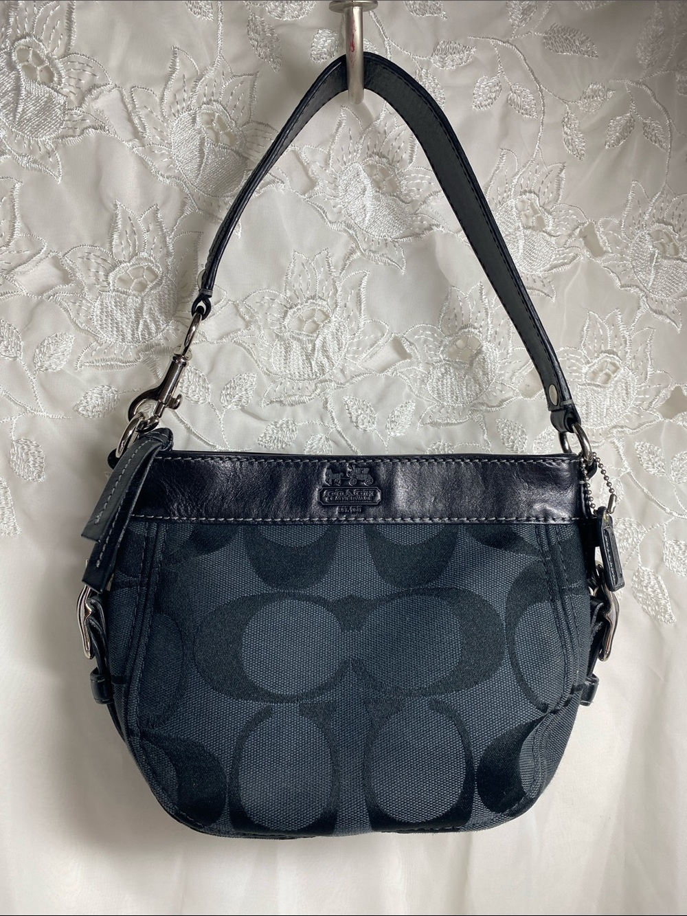 Coach 41856 Black Signature Jacquard Shoulder Bag